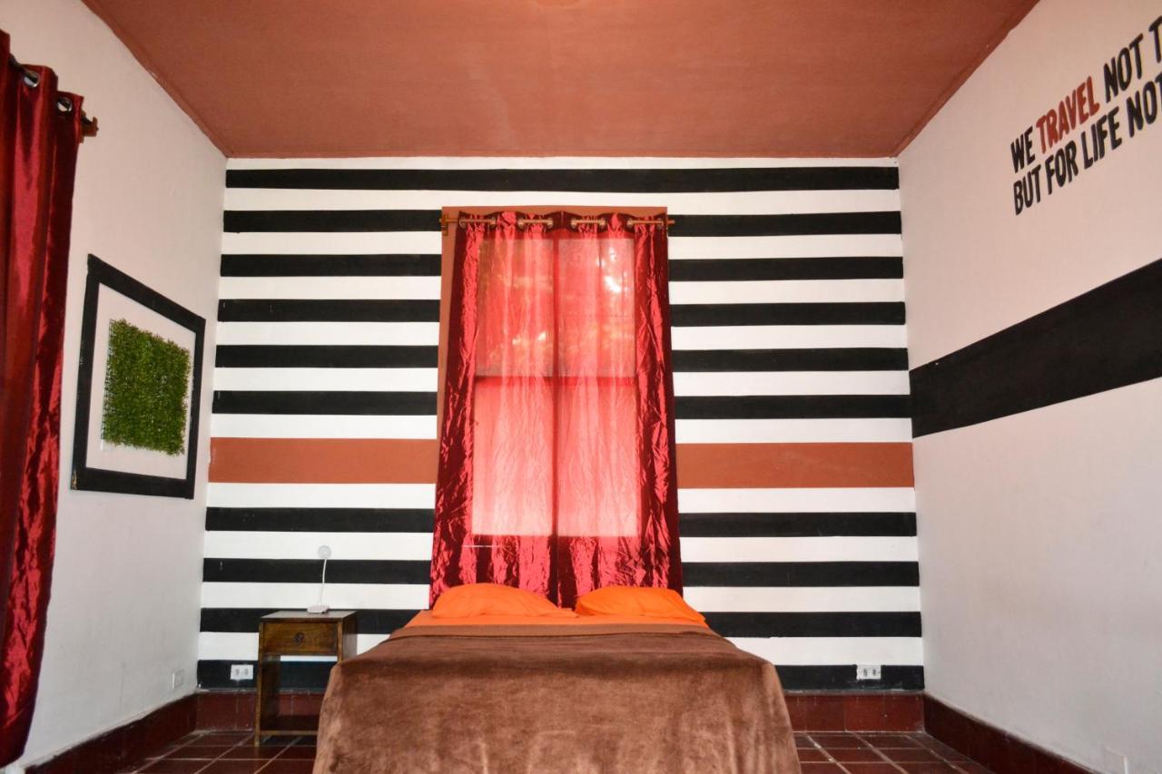 Nostalgic Hostel B&B Guatemala City Exterior photo